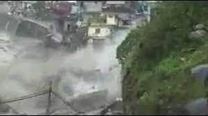 हिमाचलमध्ये पावसाचे रौद्र रुप; ढगफुटीमुळे घरांचे नुकसान, वाहने पाण्याखाली